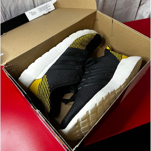 Adidas Questar Flow - Picture 5 of 5